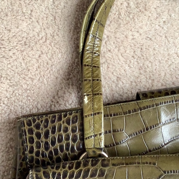 Ann Taylor Genuine Leather, croc embossed, green handbag. - Picture 6 of 10